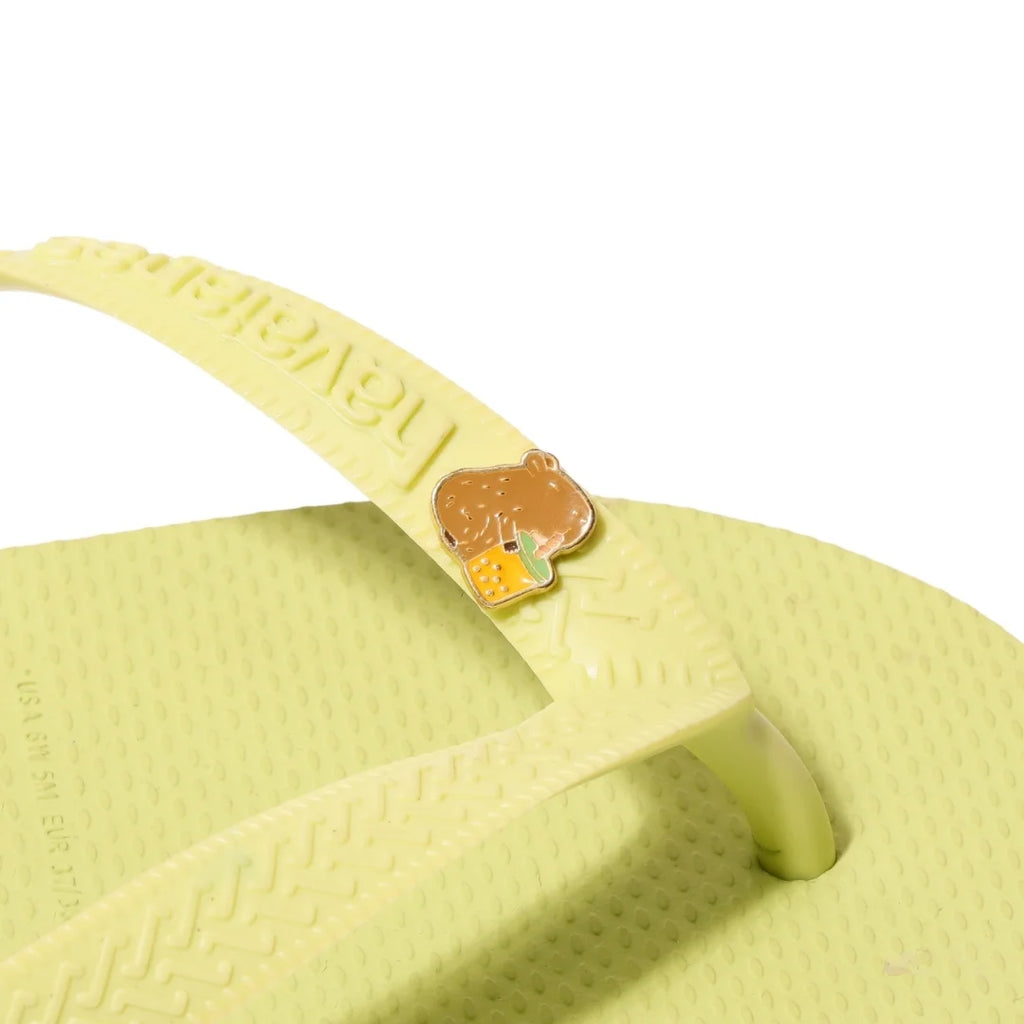Acessórios Chinelos - Pin Capivara Refresco